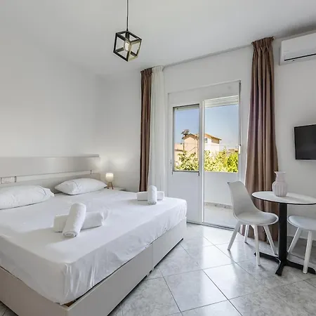 Peaceful With Views By Pikhost Apartamento