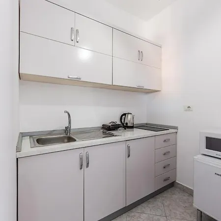 Peaceful With Views By Pikhost * Golem (Tirana)