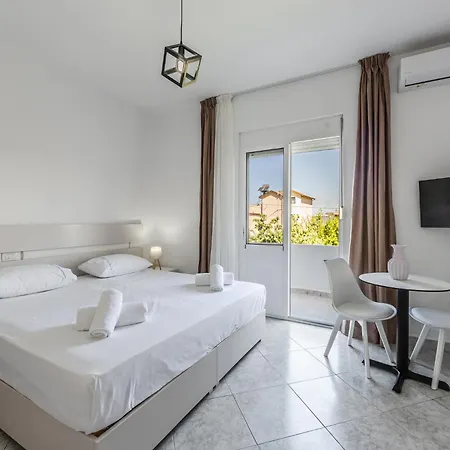 Apartment Peaceful With Views By Pikhost