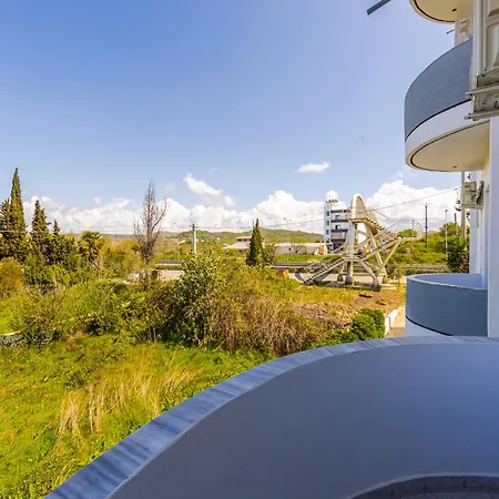 Peaceful With Views By Pikhost Apartamento Golem (Tirana)