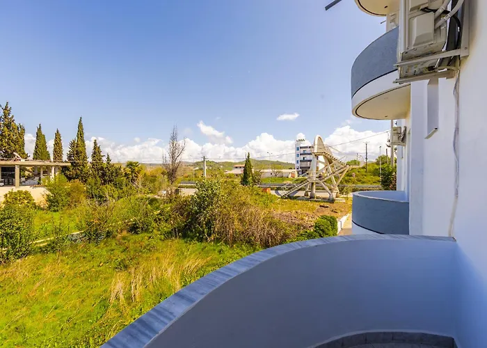 Peaceful With Views By Pikhost Apartment Golem (Tirana)