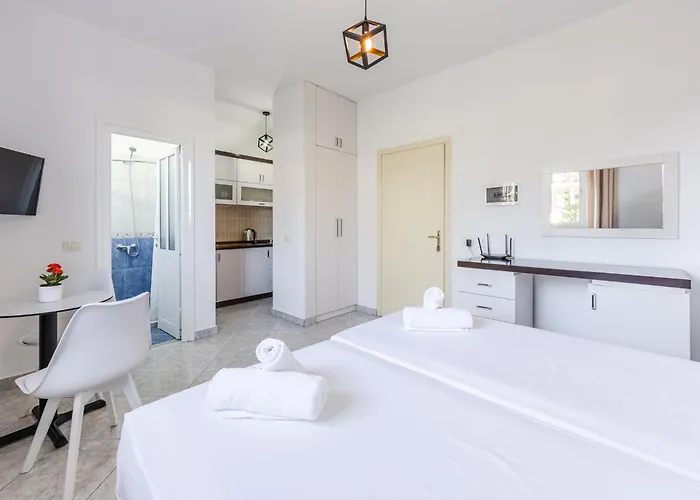 Peaceful With Views By Pikhost Apartment