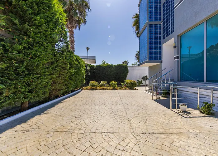 Peaceful With Views By Pikhost