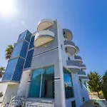 Apartment Peaceful With Views By Pikhost