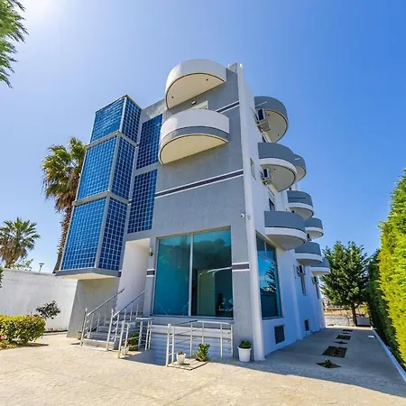 Peaceful With Views Apartment Golem (Tirana)