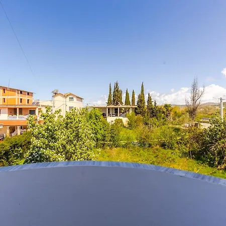 Peaceful With Views Apartment