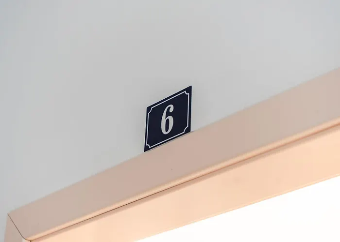 Peaceful With Views By Pikhost غوليم