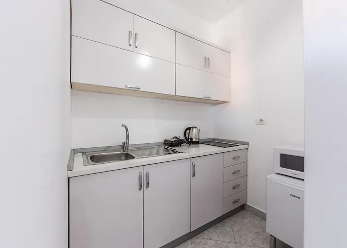 Peaceful With Views By Pikhost *