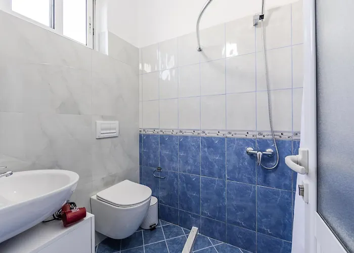 Peaceful With Views By Pikhost شقة