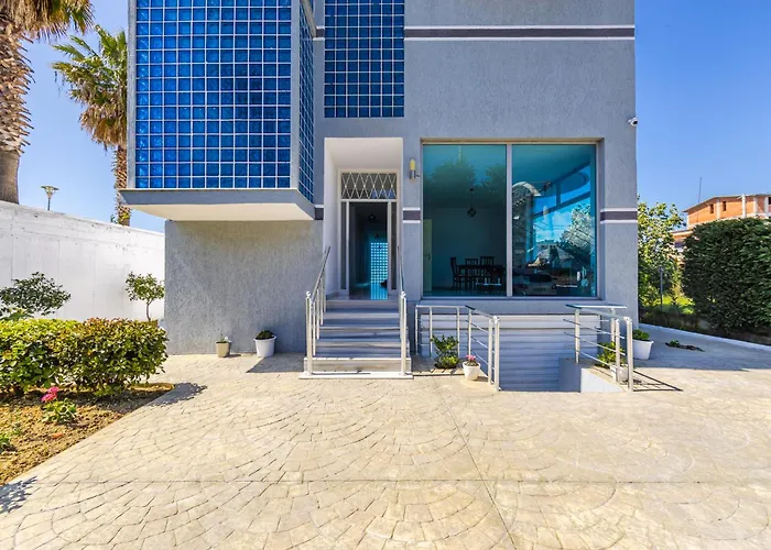 شقة Peaceful With Views By Pikhost